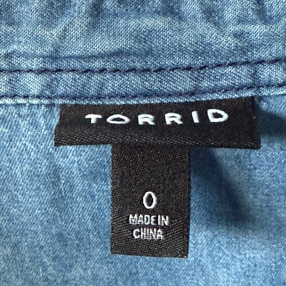 Upcycled IRON MAIDEN Red & Black Graphic Tee On TORRID Size 0 Denim Shirt OOAK - Picture 6 of 7